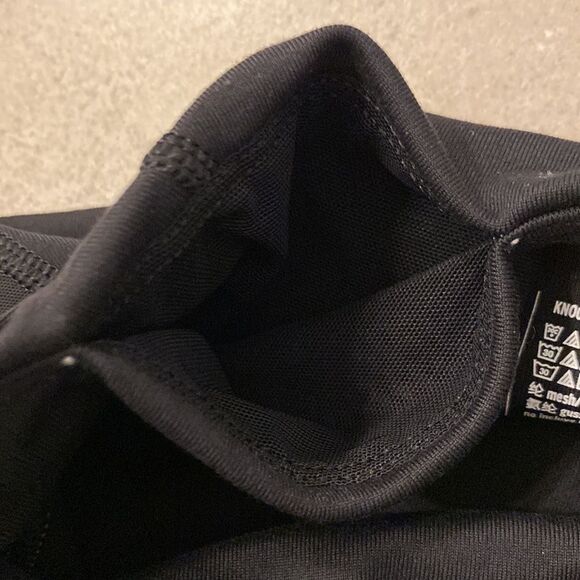Victoria’s Secret Victoria Sport Medium Knockout Sheer Side Panels Leggings - Picture 8 of 9